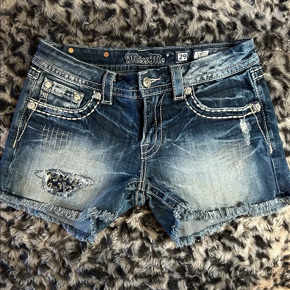 Miss Me Tag size 29 Dark Blue Denim Shorts with  peekaboo pockets - Picture 8 of 16